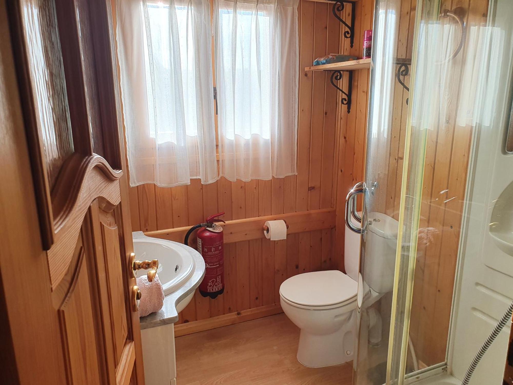 Cabana De Madera Especial Y Acogedora Cardenete エクステリア 写真